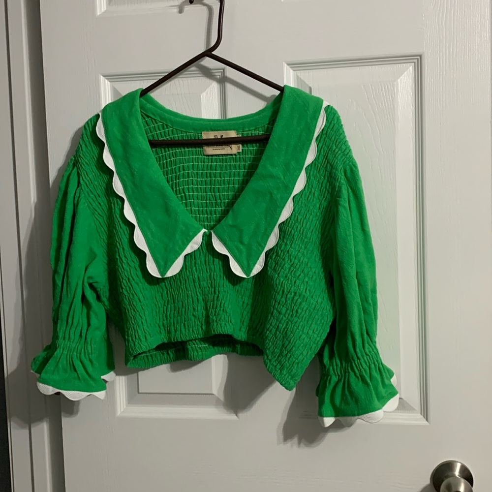 FBC Fashion Beand Company cropped big collar blouse